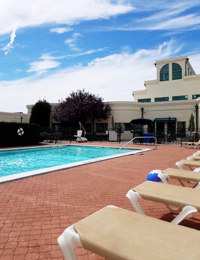 Holiday Inn Plainview-Long Island By Ihg Exterior photo