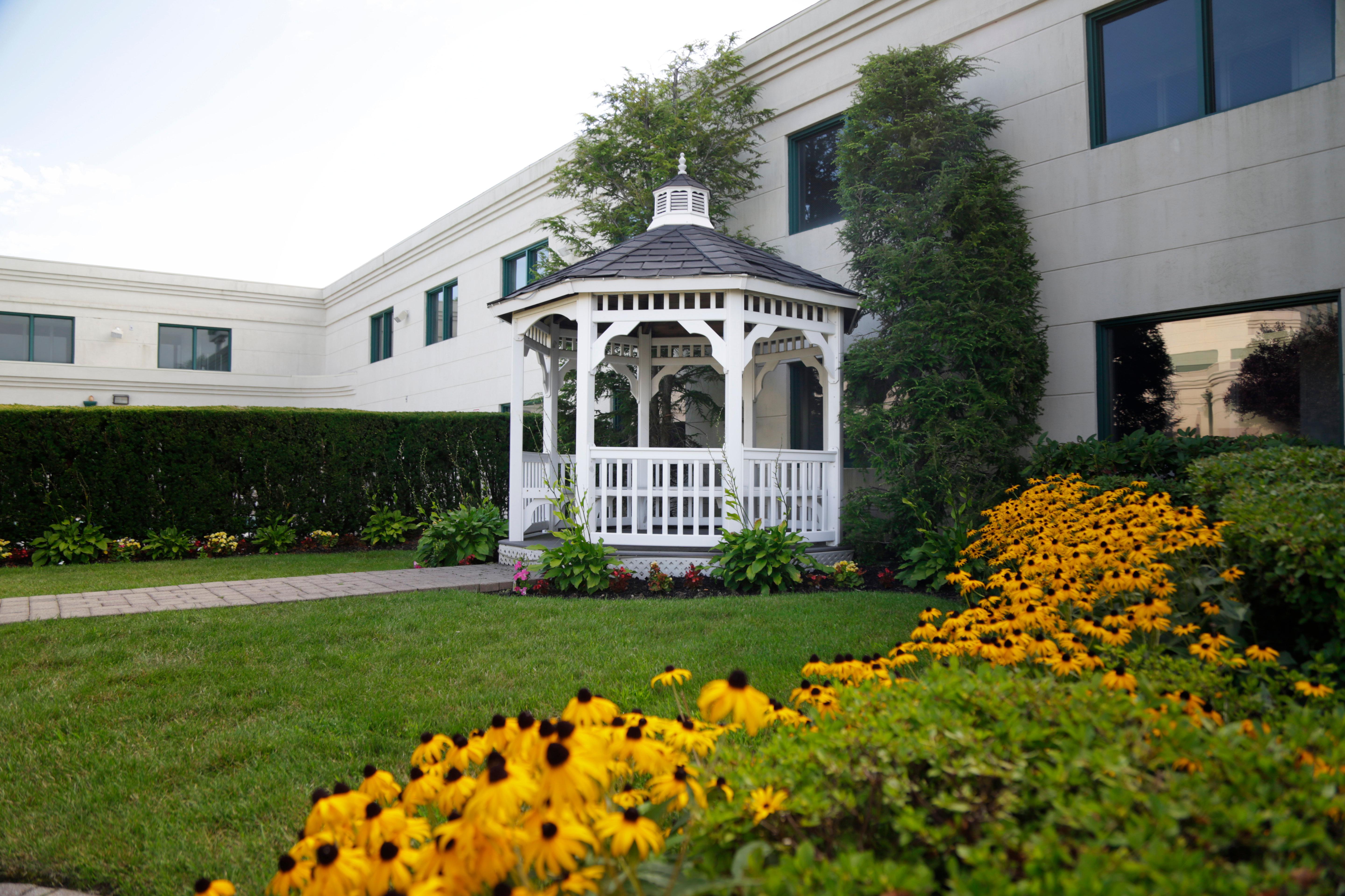 Holiday Inn Plainview-Long Island By Ihg Exterior photo
