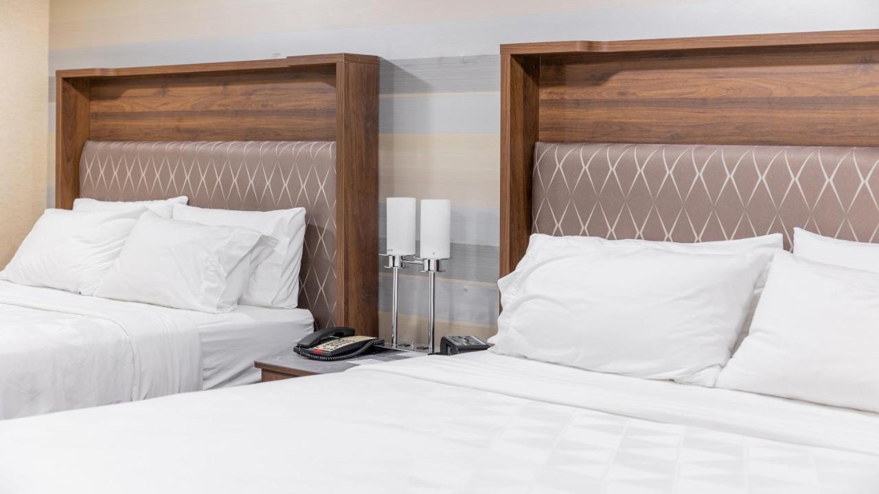 Holiday Inn Plainview-Long Island By Ihg Exterior photo
