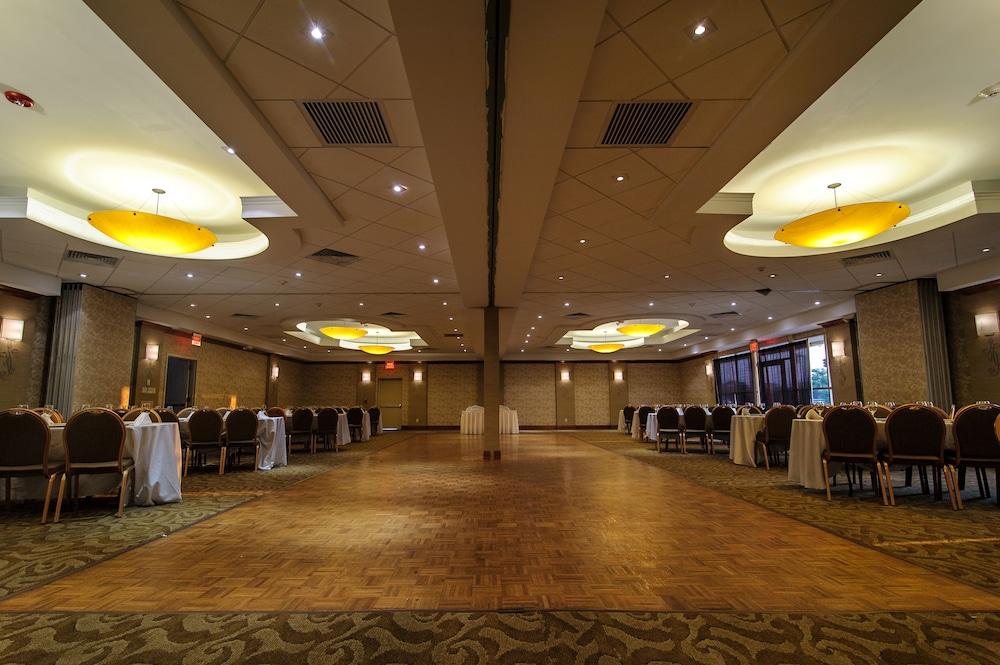 Holiday Inn Plainview-Long Island By Ihg Exterior photo