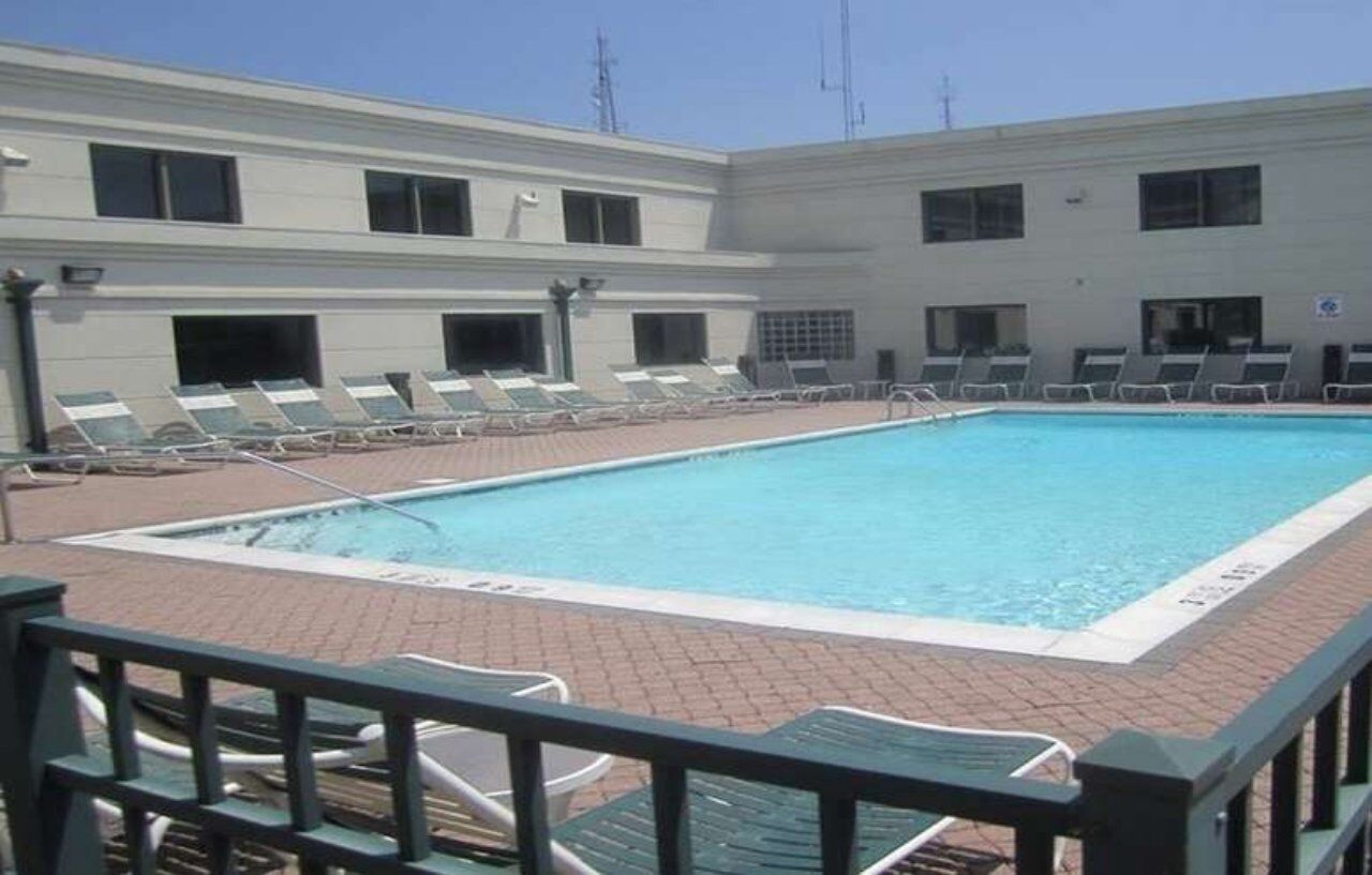 Holiday Inn Plainview-Long Island By Ihg Exterior photo